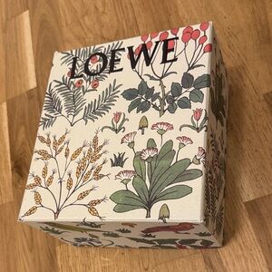 Loewe Botanical Gift Box with Floral Design